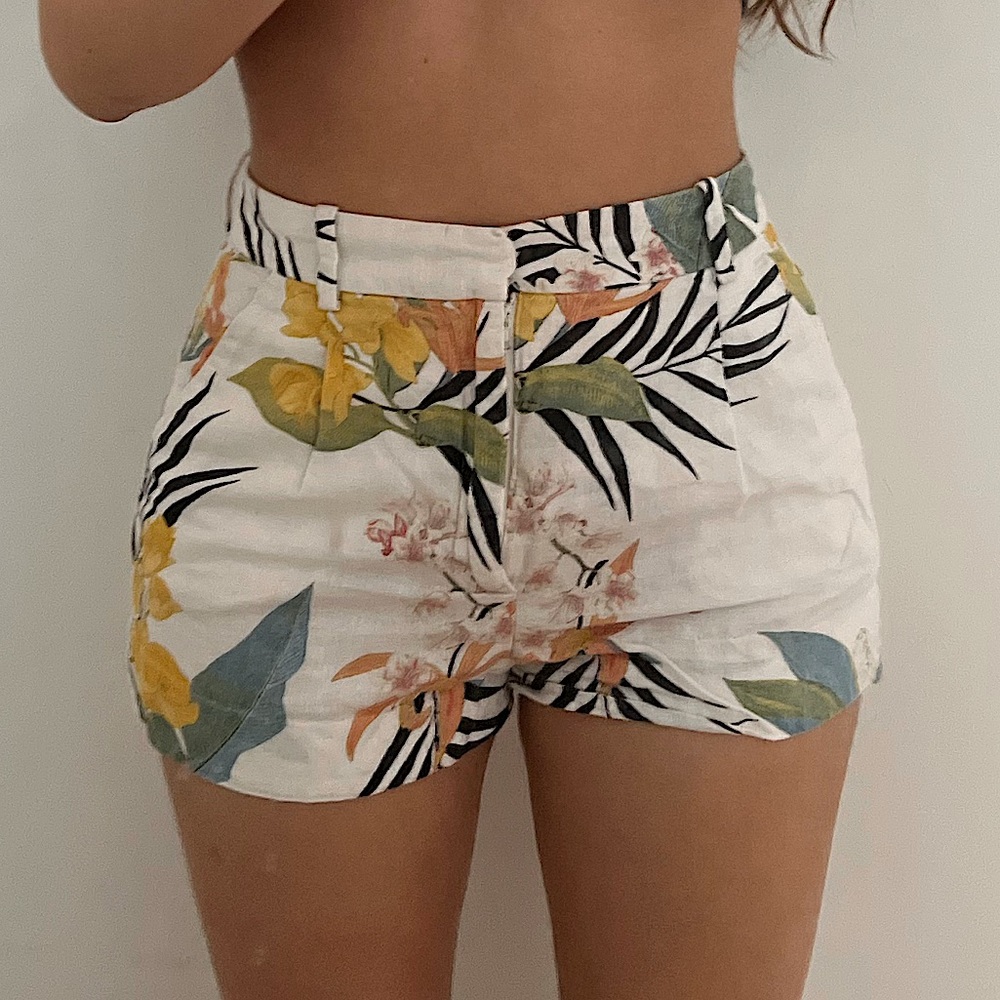 Zara Floral Short Size XS